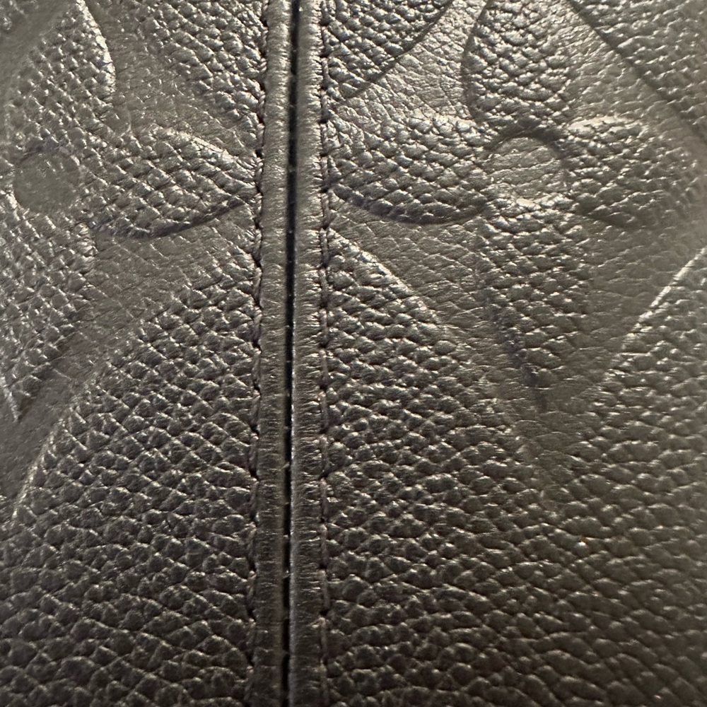 Authentic Louis Vuitton Monogram Empreinte onyx bag.  Gently used for one month🩷 - Picture 14 of 16